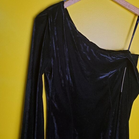 NWT Lulu's Black Velvet Mini Dress Size Small - Picture 5 of 9